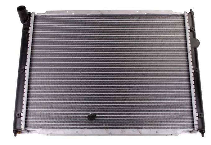 VW Radiator 068121253E - Behr Premium 376713631